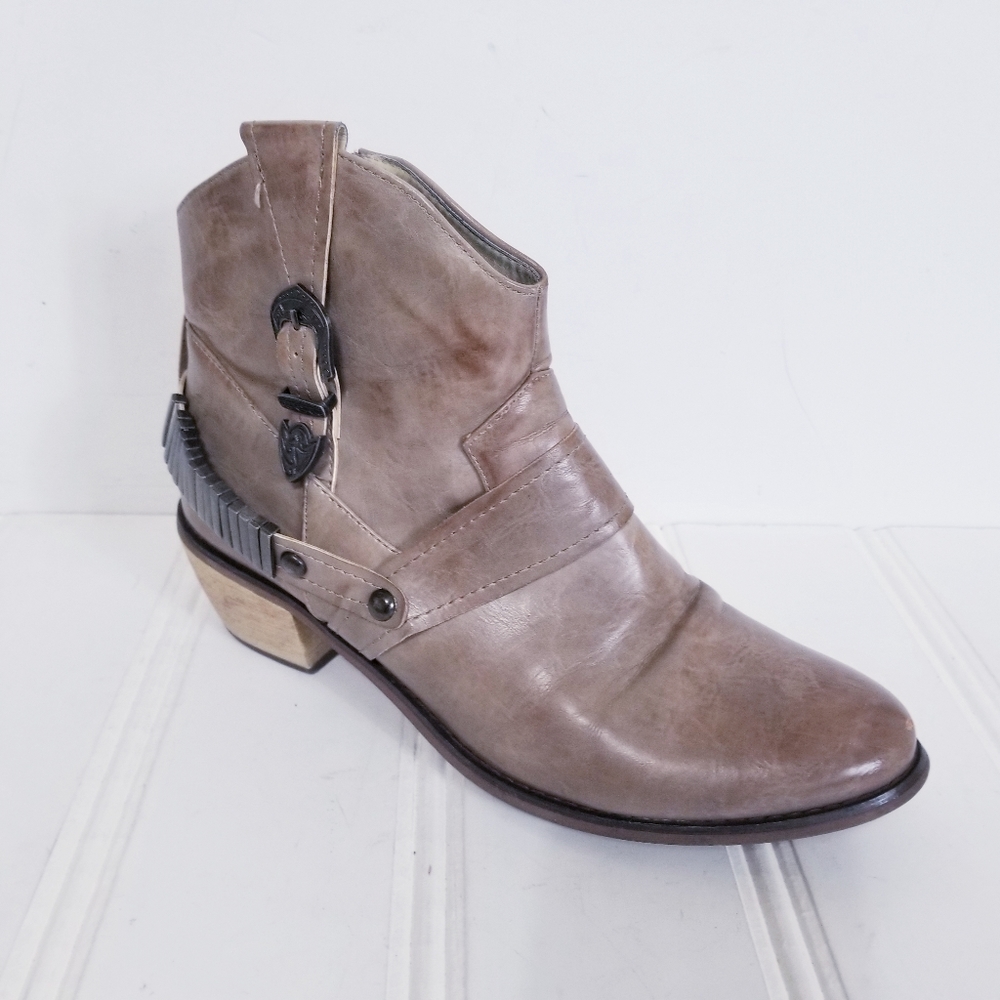 Buckle Womens Size 9 Taupe Bentley Cowgirl Western Ankle Boots Buckle Detail